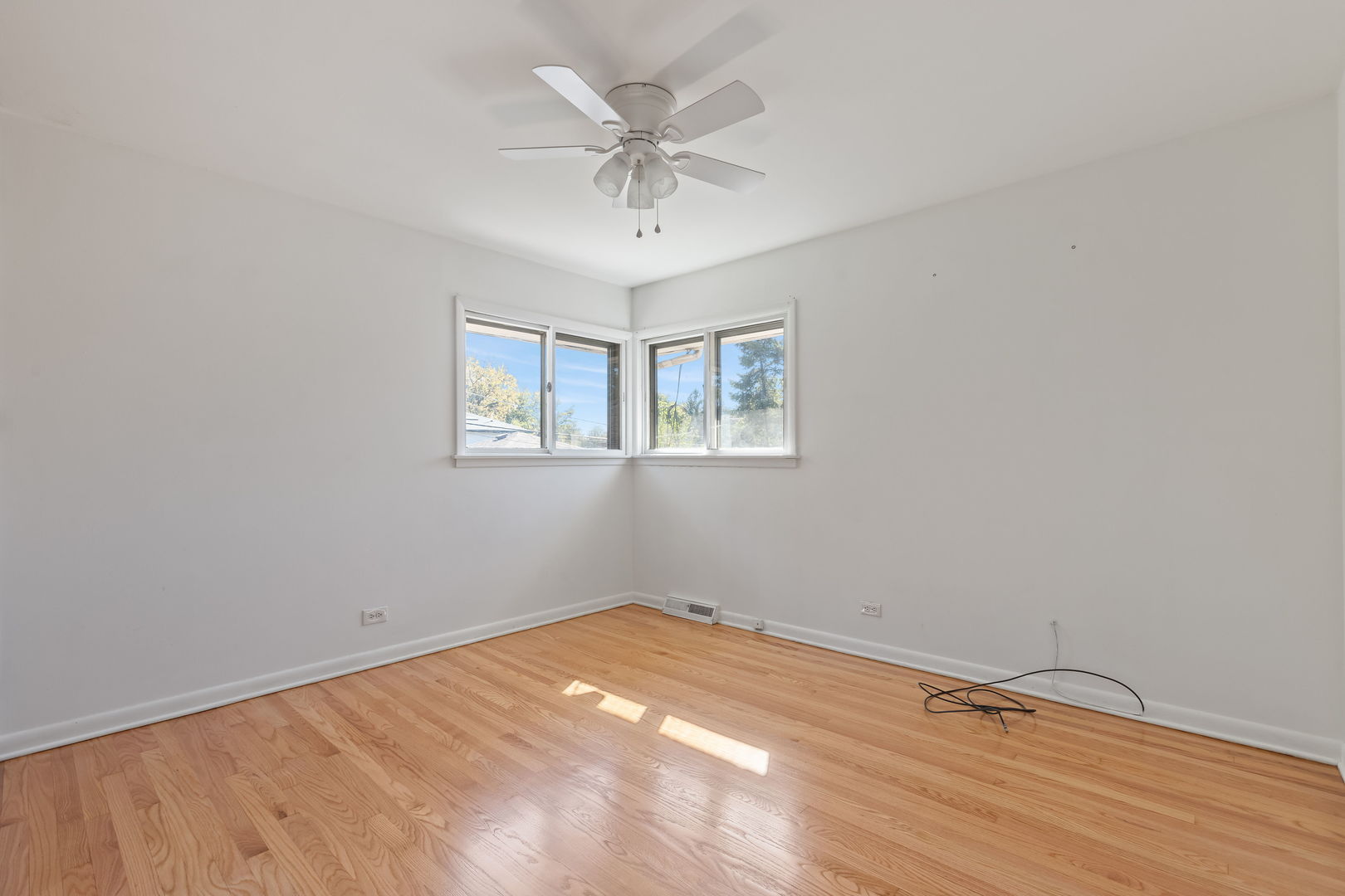 526 Laramie Ave Property Photo 11