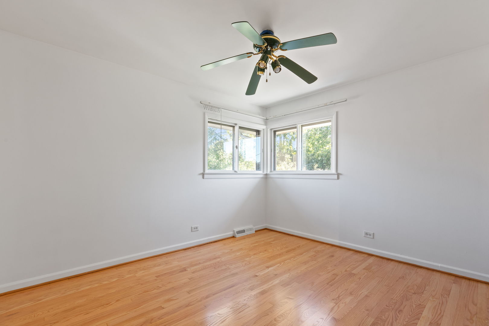 526 Laramie Ave Property Photo 14