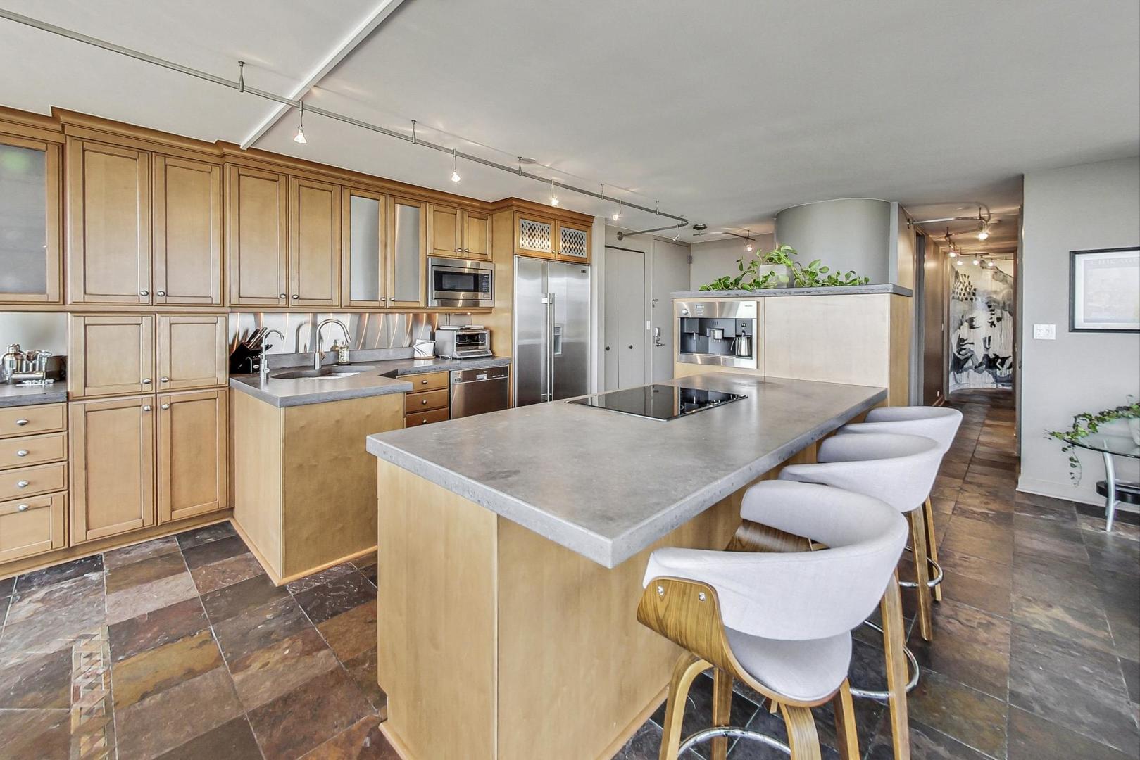 505 N Lake Shore Drive 708-709 Property Photo 28