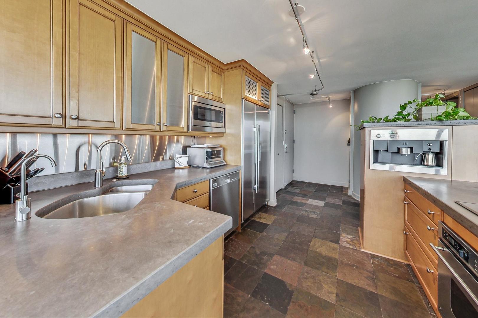 505 N Lake Shore Drive 708-709 Property Photo 29