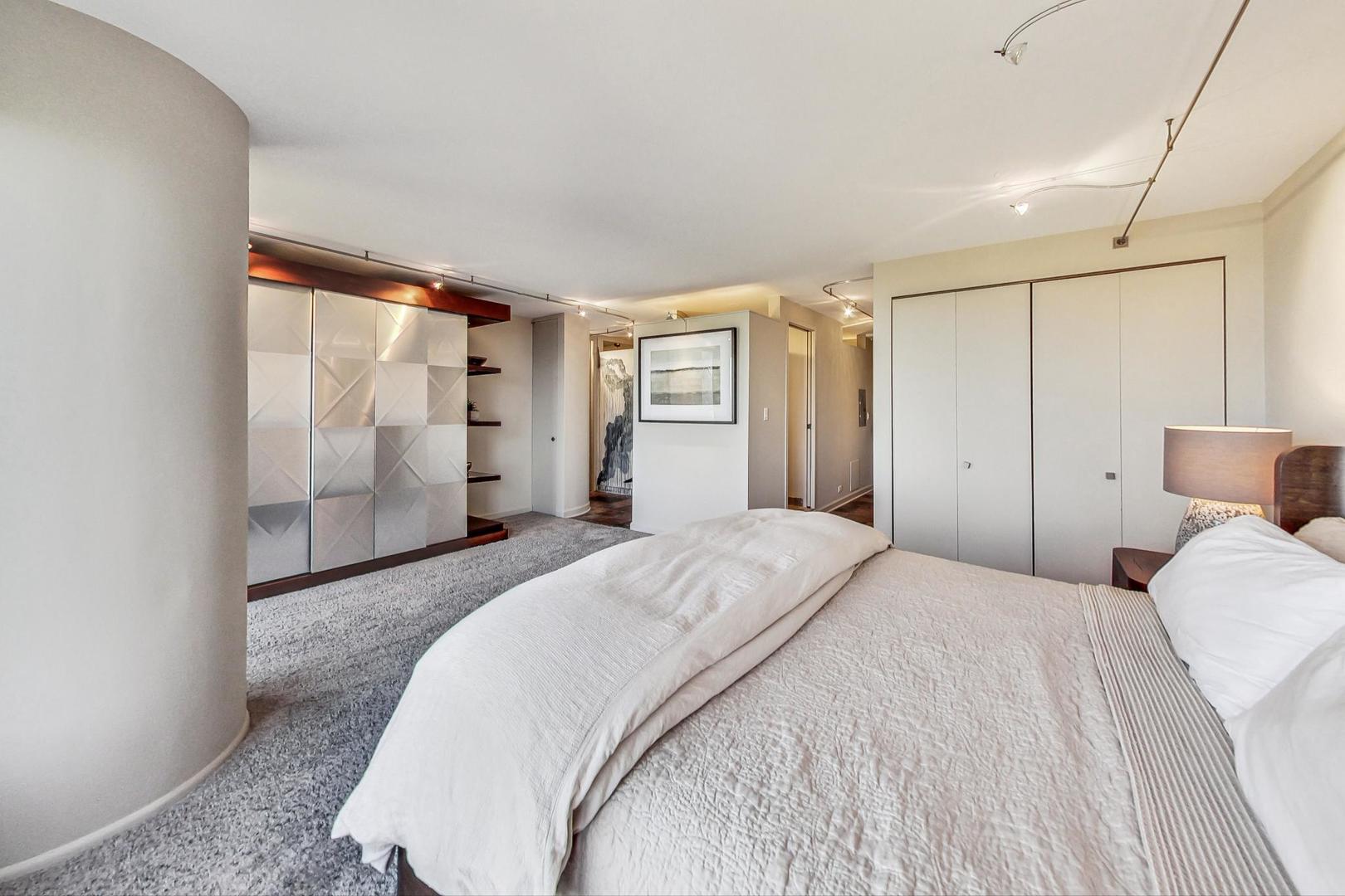 505 N Lake Shore Drive 708-709 Property Photo 35