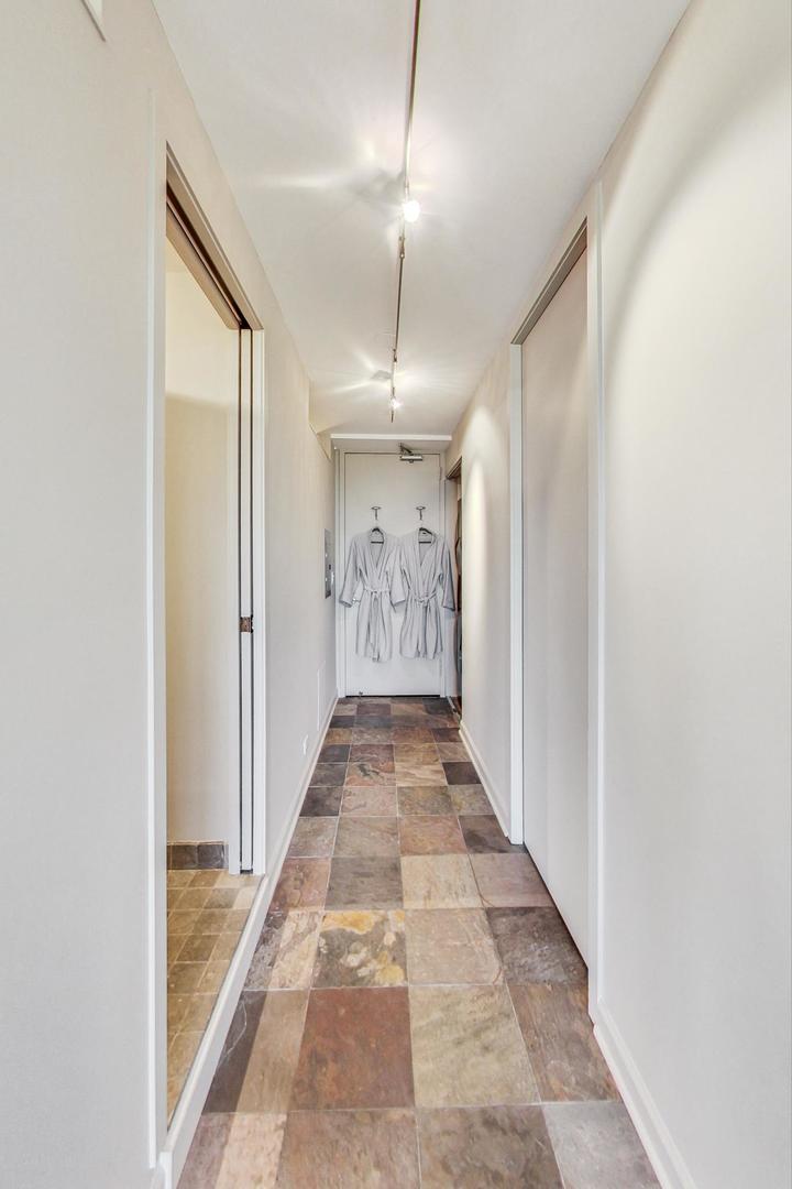 505 N Lake Shore Drive 708-709 Property Photo 36