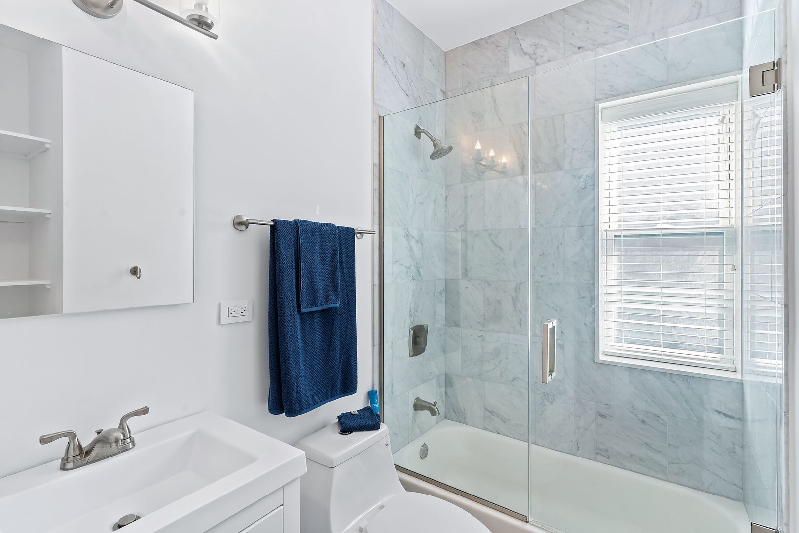 3928 N Sawyer Avenue Property Photo 20