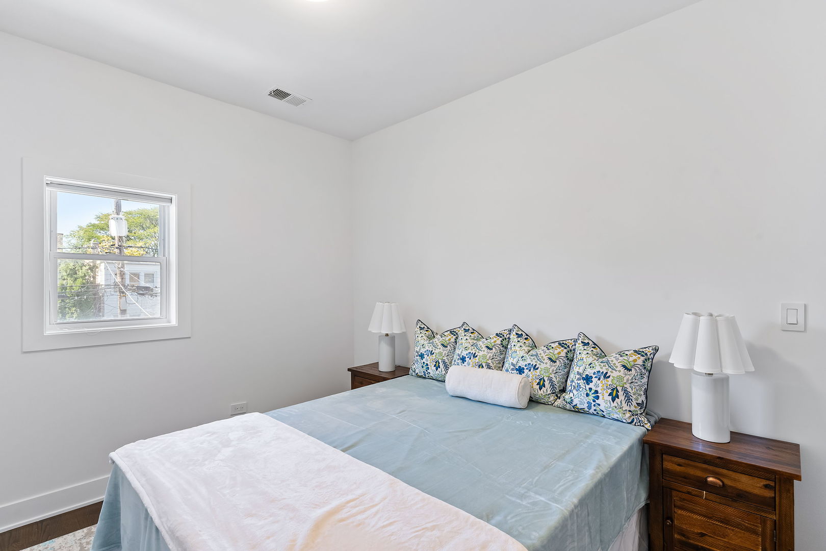 3928 N Sawyer Avenue Property Photo 21