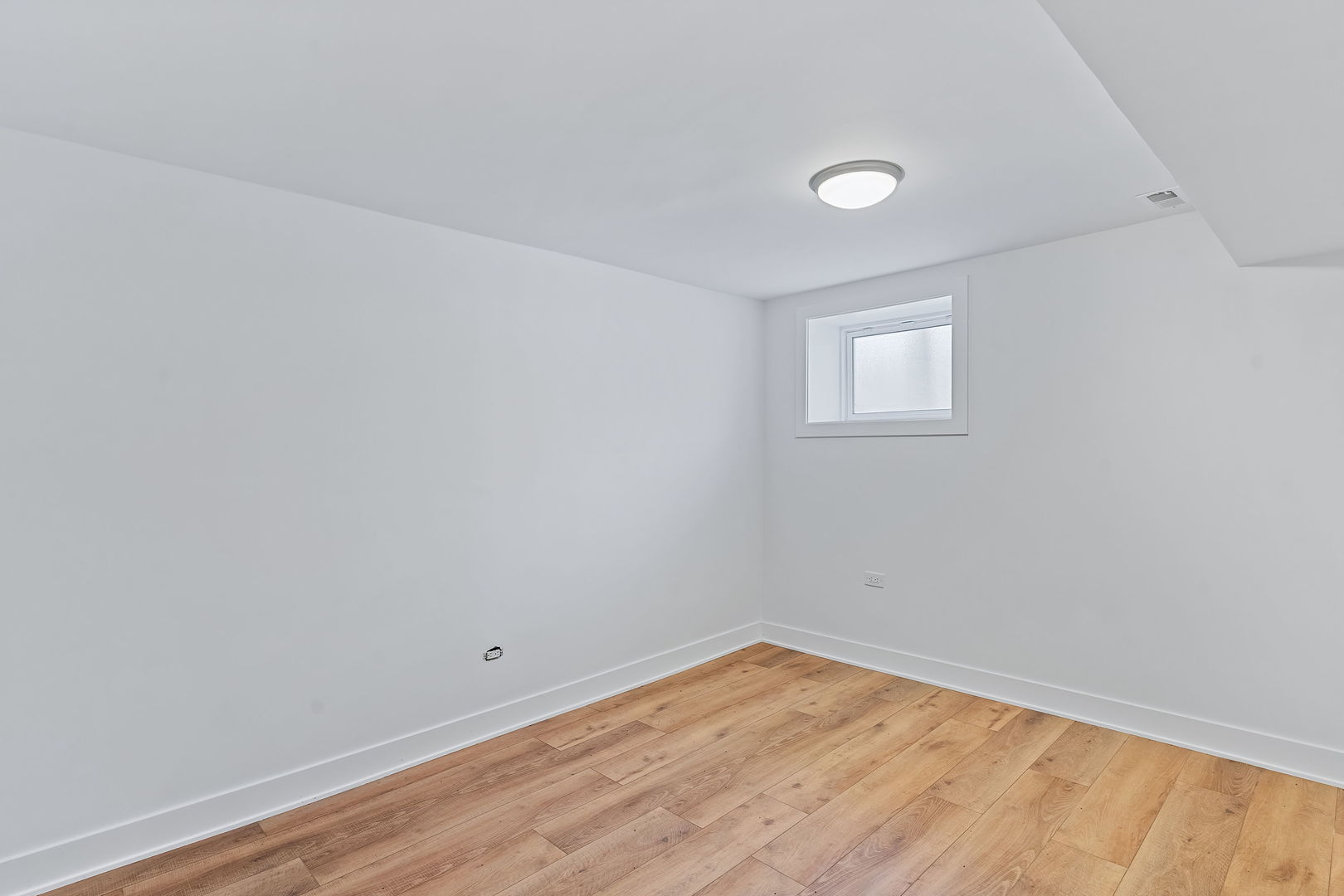 3928 N Sawyer Avenue Property Photo 31