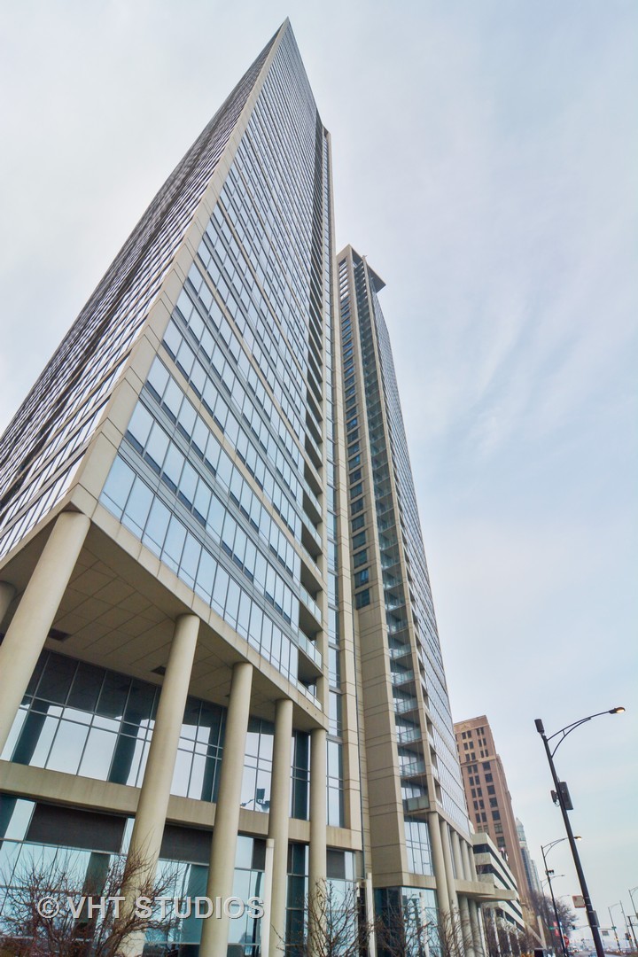 600 N Lake Shore Dr Property Photo 1