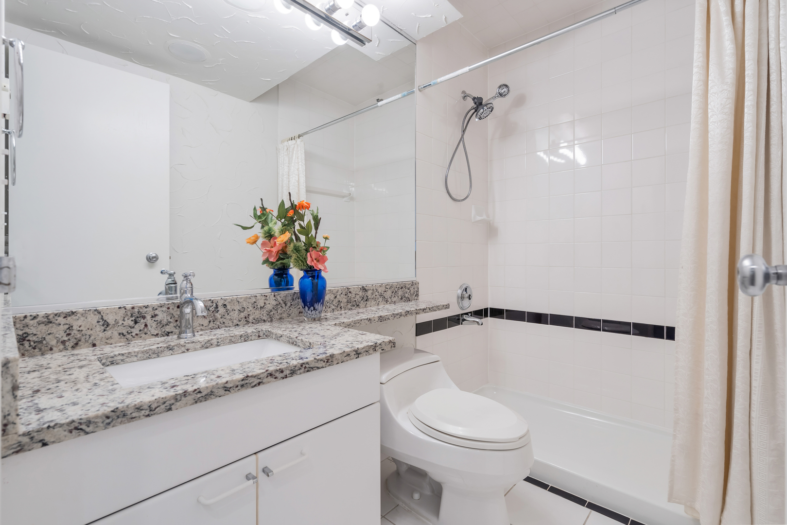400 E Ohio St Property Photo 4