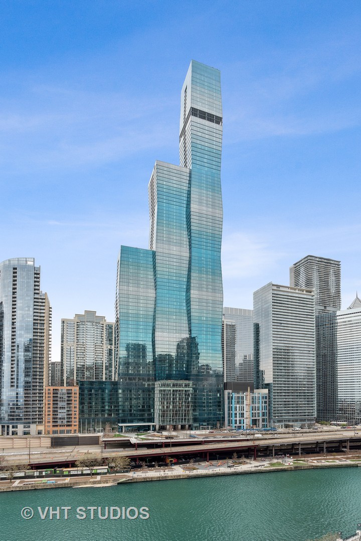 363 E Wacker Drive 7501 Property Photo 1