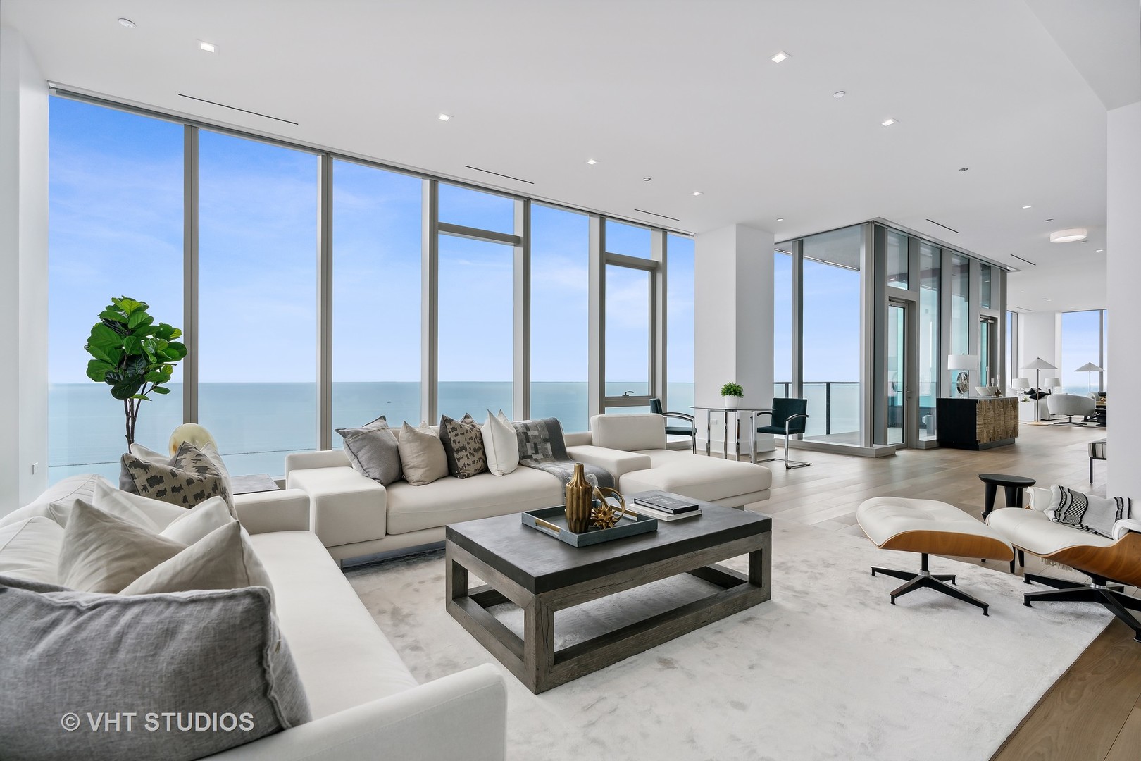 363 E Wacker Drive 7501 Property Photo 5