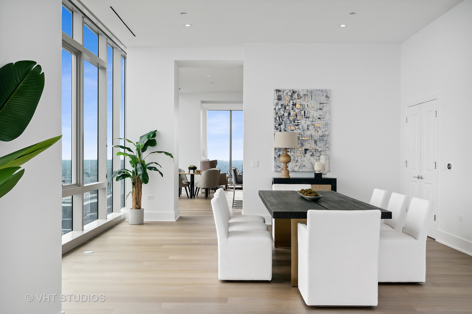 363 E Wacker Drive 7501 Property Photo 16