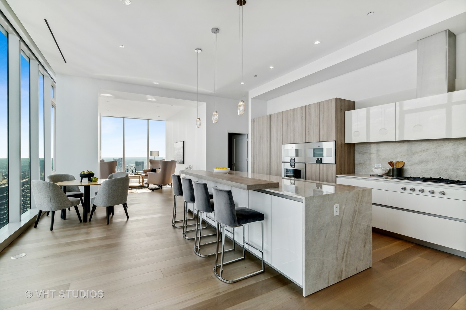 363 E Wacker Drive 7501 Property Photo 17