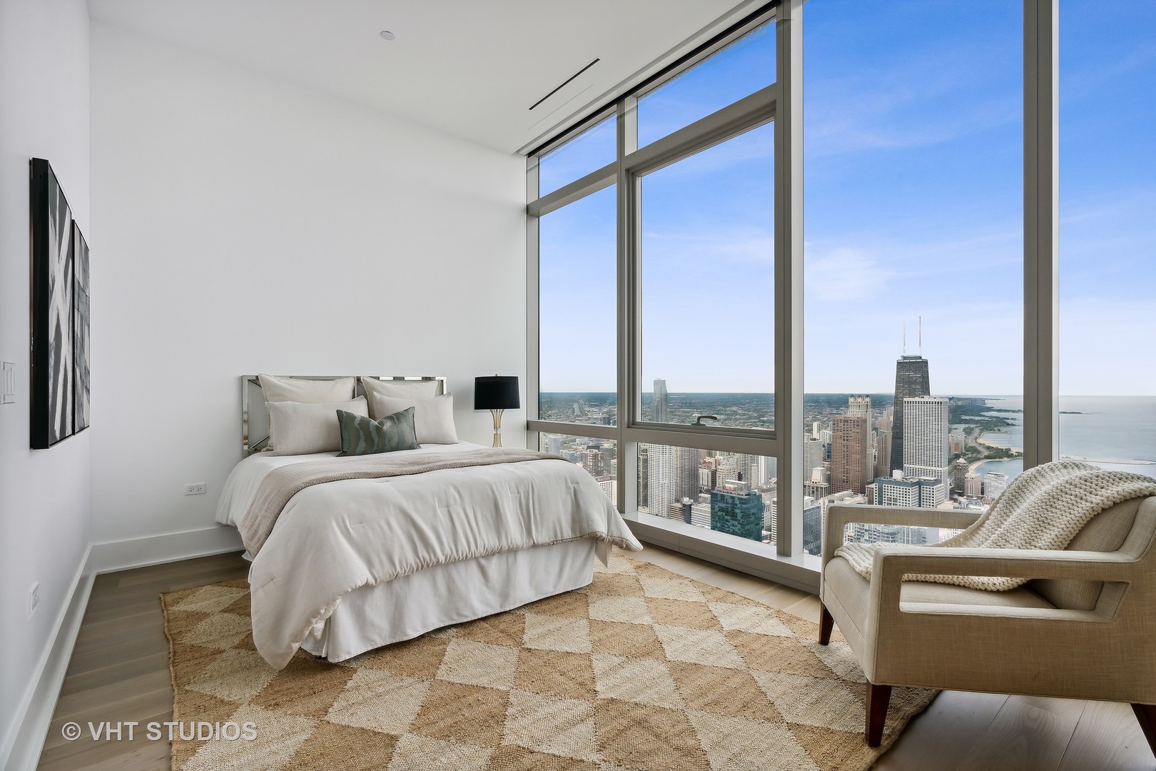 363 E Wacker Drive 7501 Property Photo 39