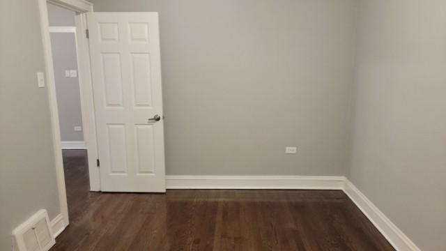 7513 S Aberdeen Street Property Photo 4