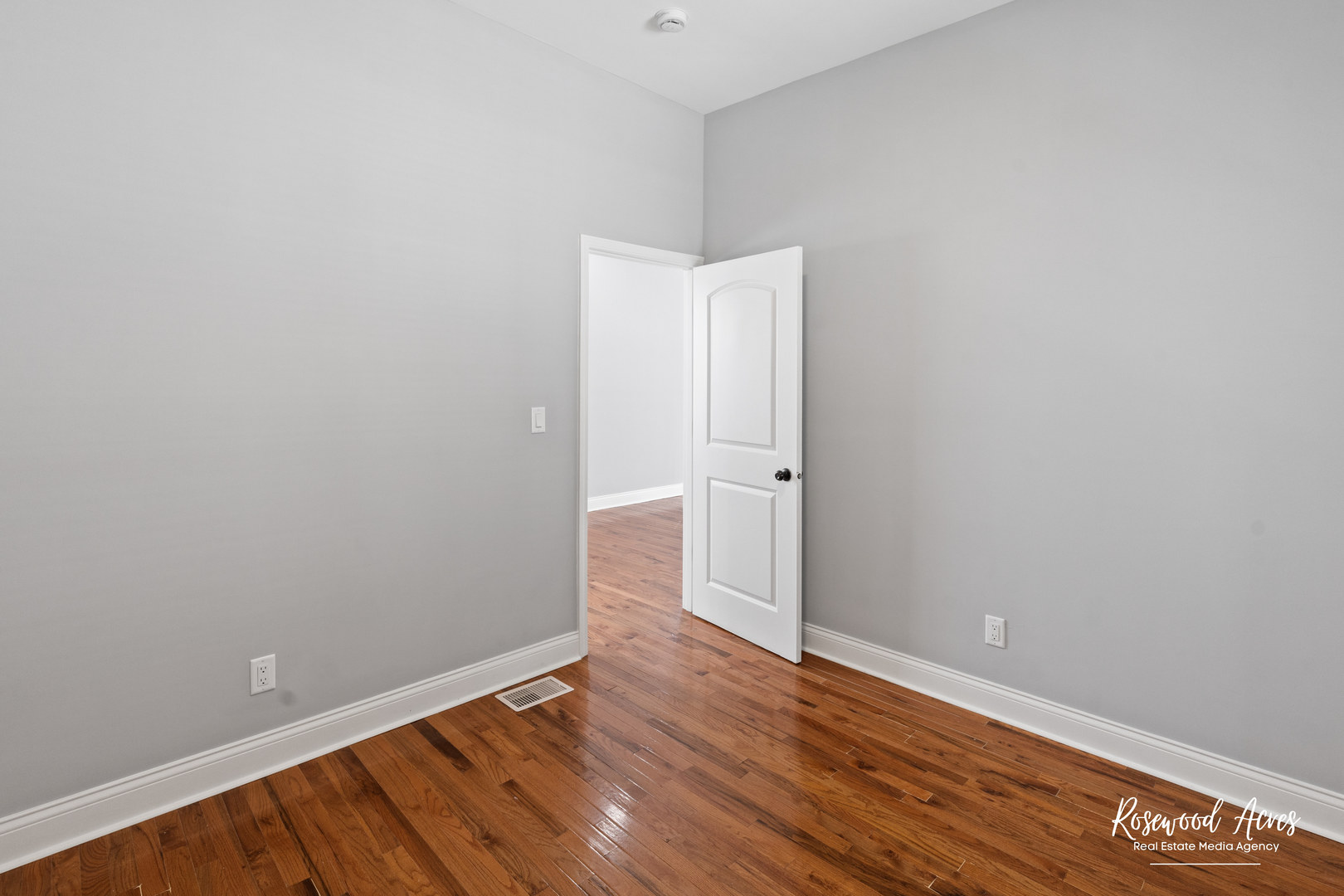 443 E Locust Street Property Photo 11
