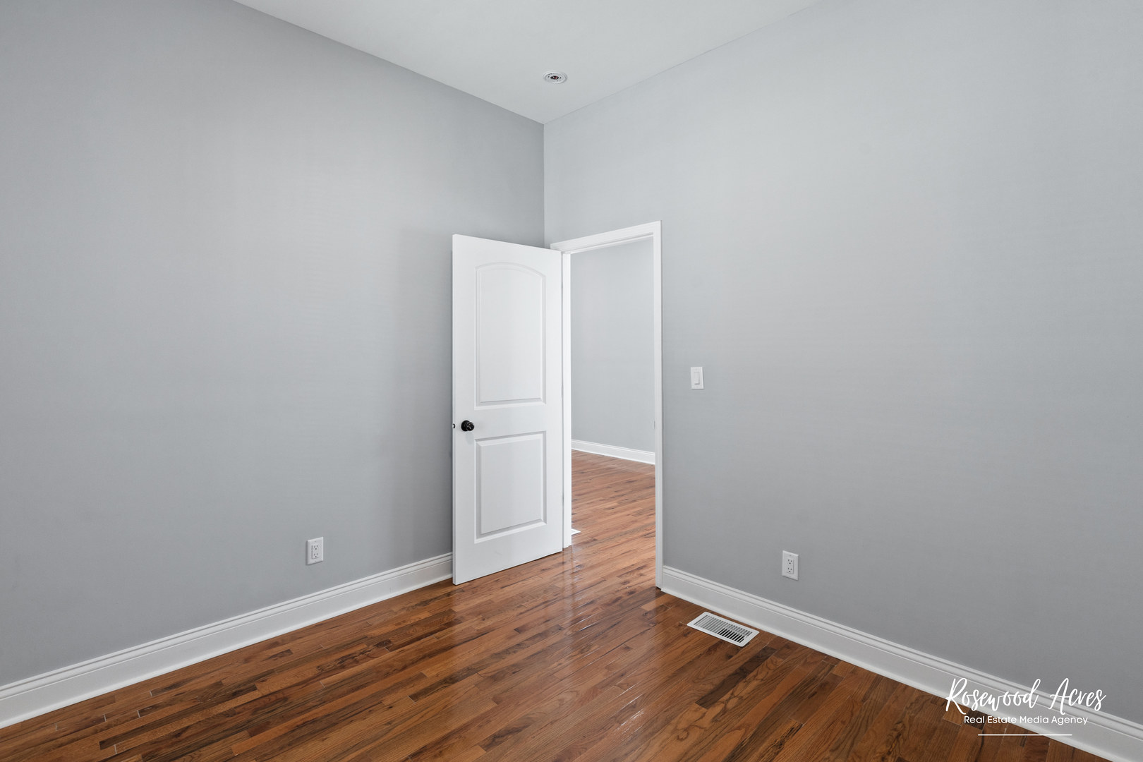 443 E Locust Street Property Photo 12