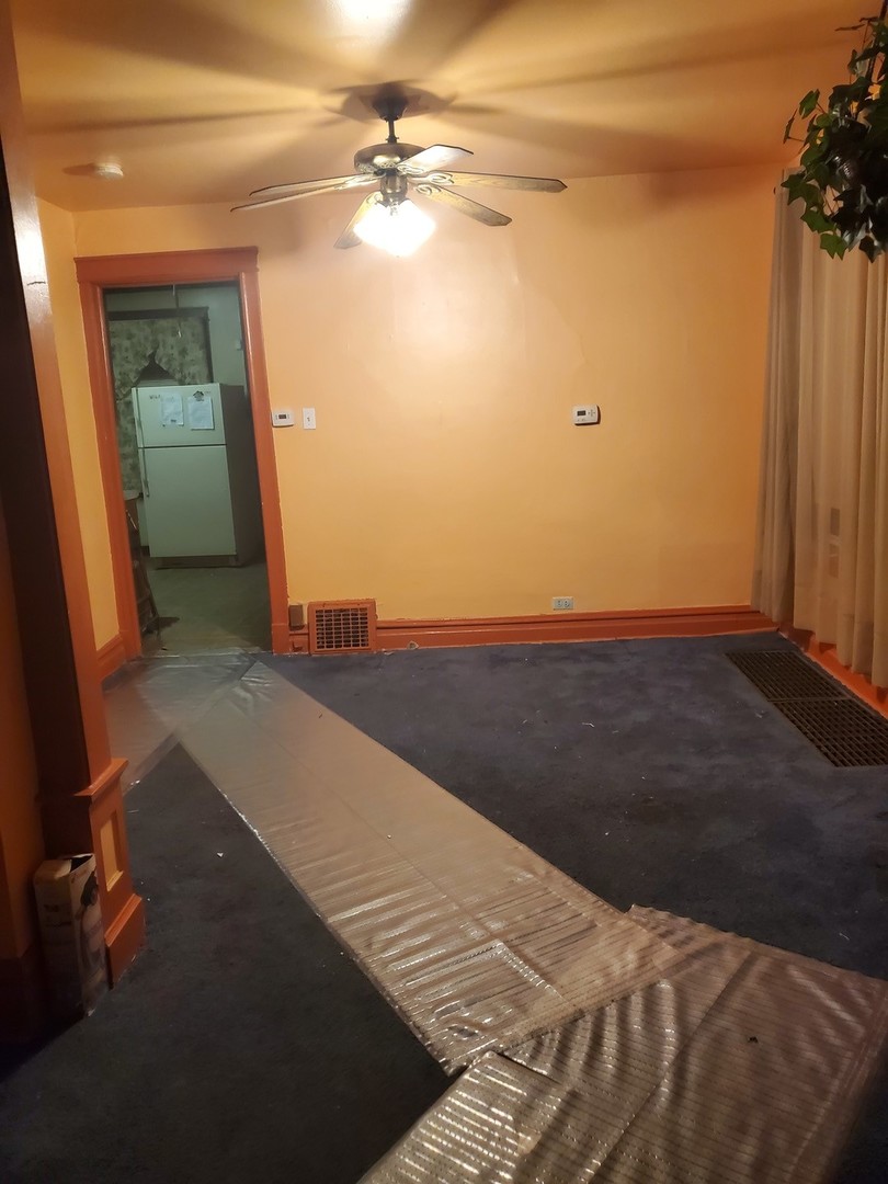 7817 S Rhodes Avenue Property Photo 3
