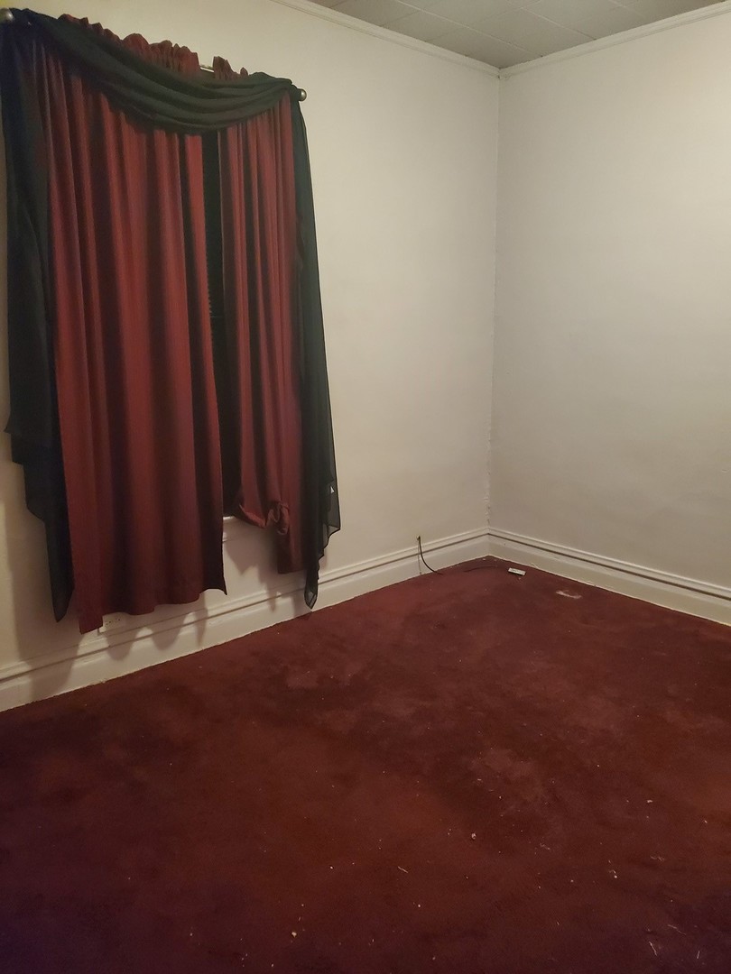 7817 S Rhodes Avenue Property Photo 6