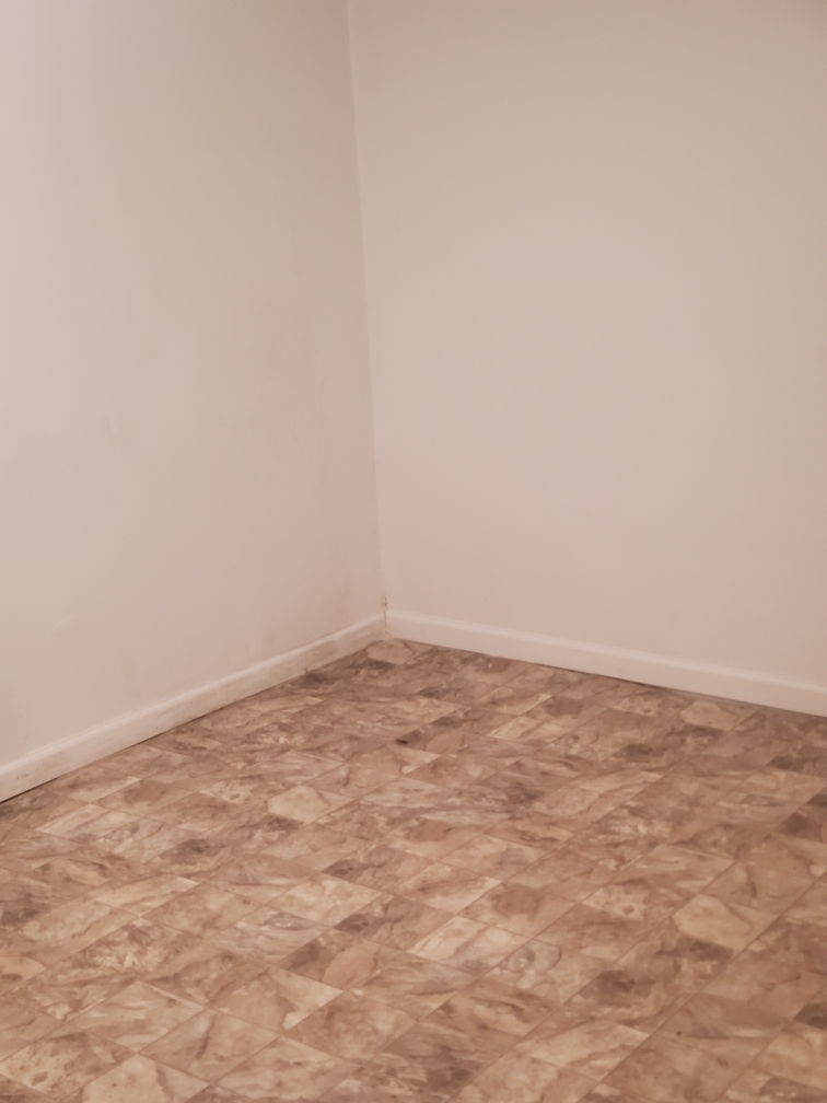 7817 S Rhodes Avenue Property Photo 8