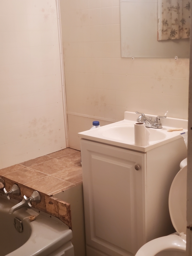 7817 S Rhodes Avenue Property Photo 9