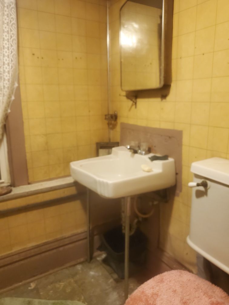 7817 S Rhodes Avenue Property Photo 12