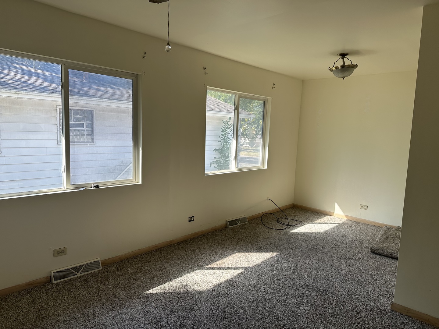 16515 Ashland Ave Property Photo 2
