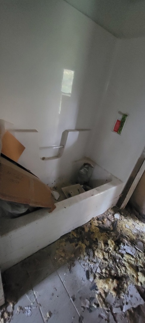 1230 W Broadview Avenue Property Photo 6
