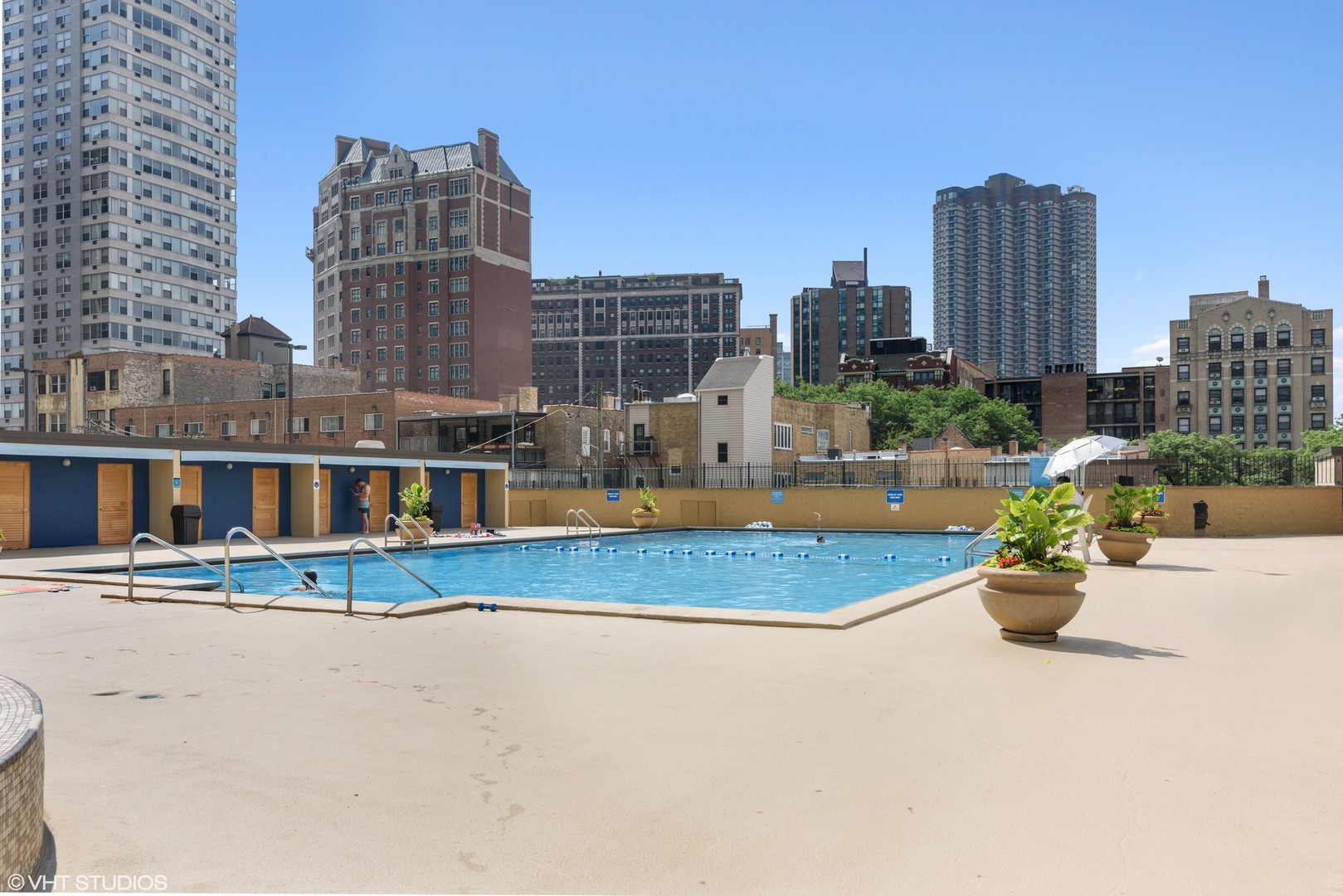 655 W Irving Park Rd Property Photo 18
