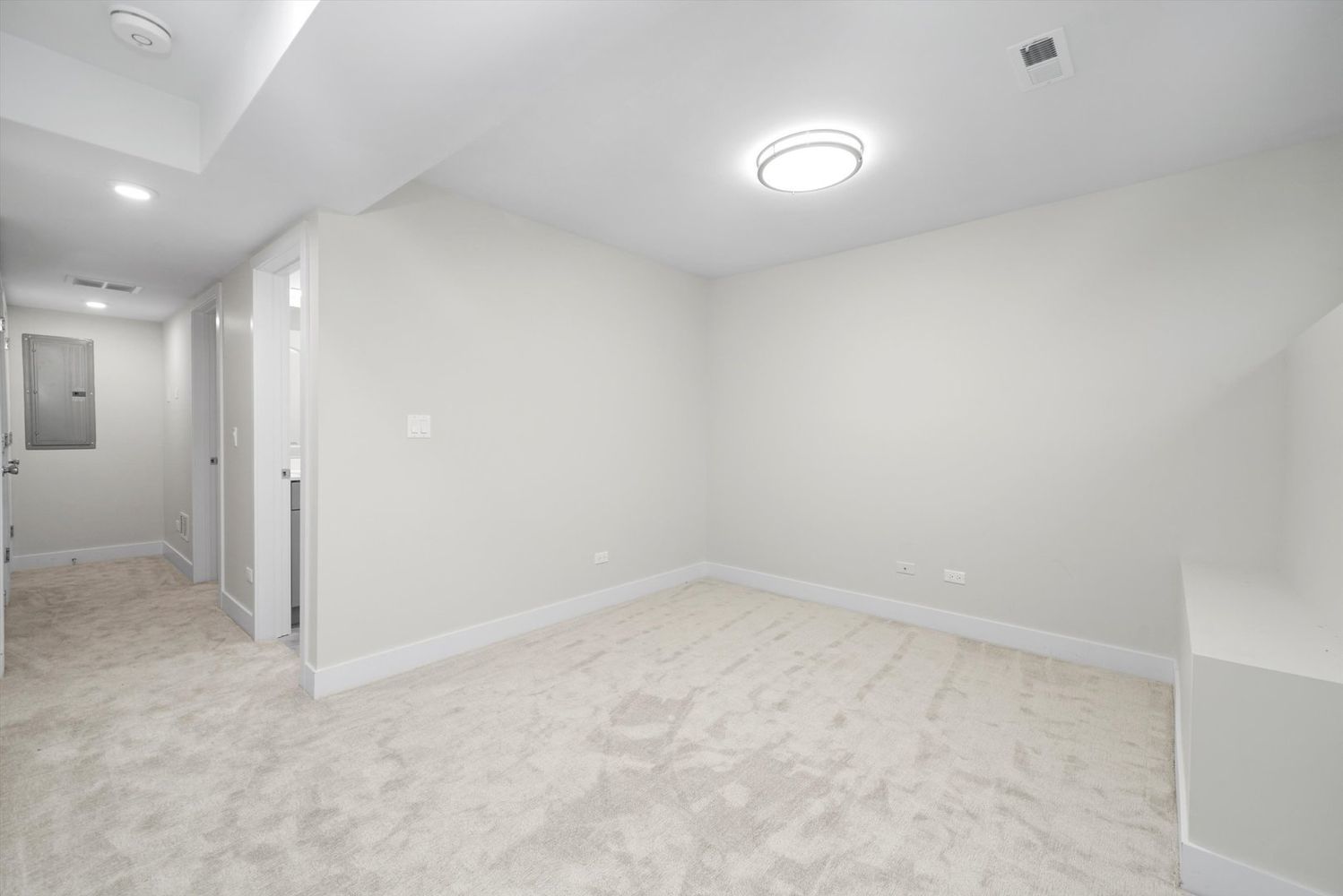 7147 S University Ave Property Photo 21