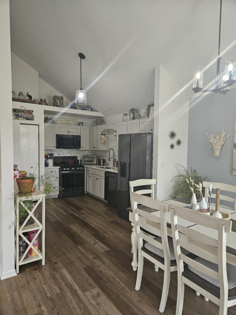 17437 Yakima Dr Property Photo 11
