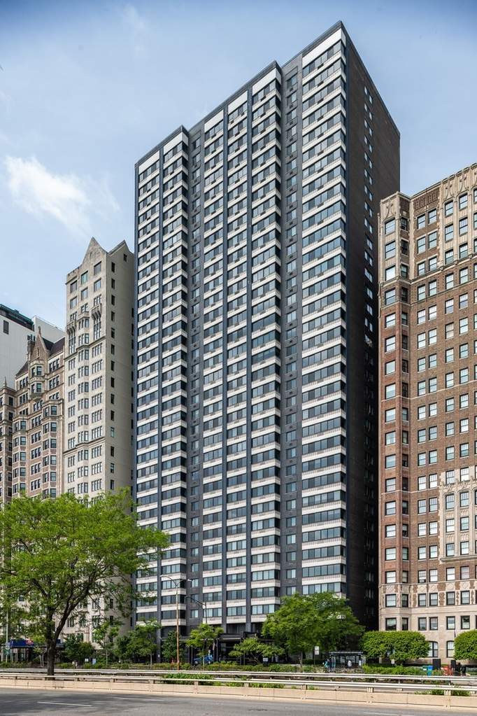1440 N Lake Shore Drive 12h Property Photo 1