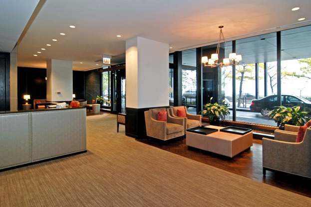1440 N Lake Shore Drive 12h Property Photo 3