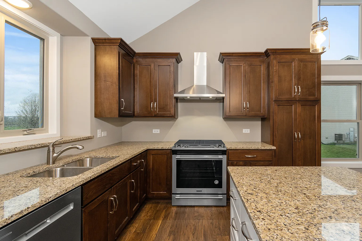 532 Sudbury Circle Property Photo 4