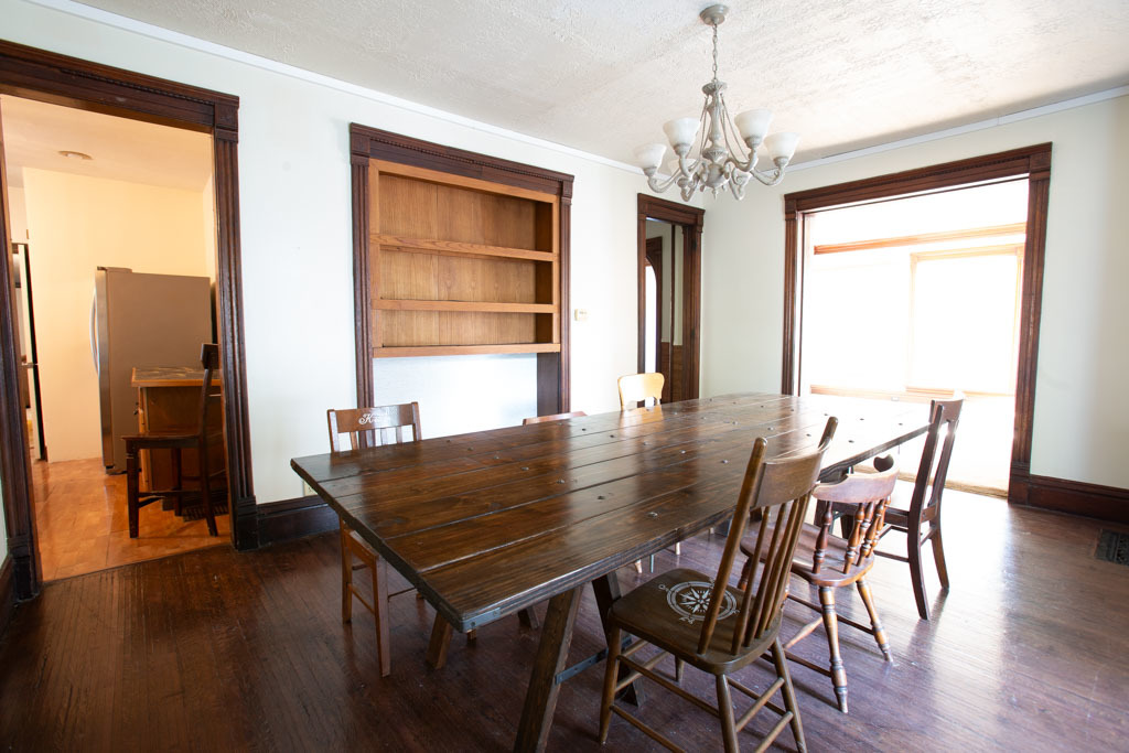 469 Elmwood Court Property Photo 4