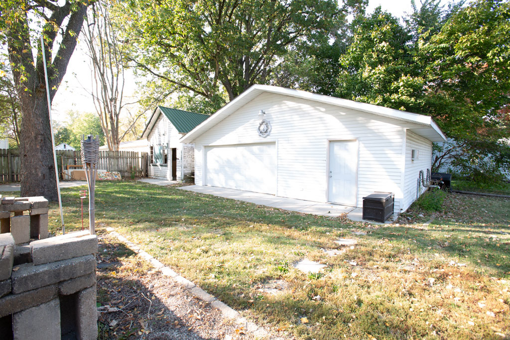 469 Elmwood Court Property Photo 28