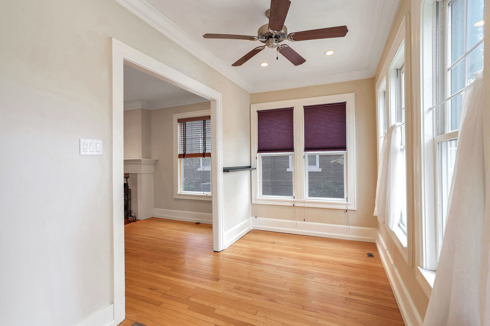 1105 S Busey Avenue Property Photo 10