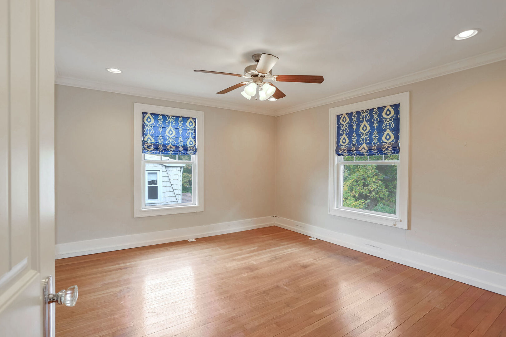 1105 S Busey Avenue Property Photo 18