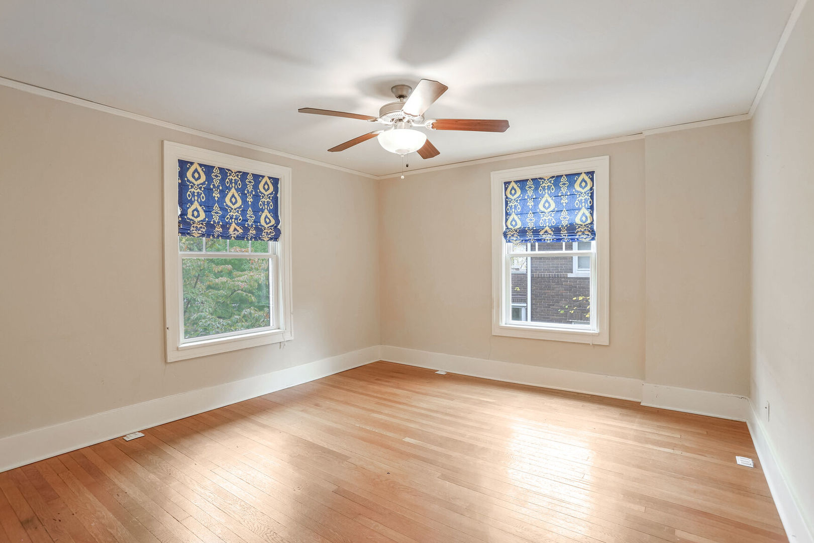 1105 S Busey Avenue Property Photo 23