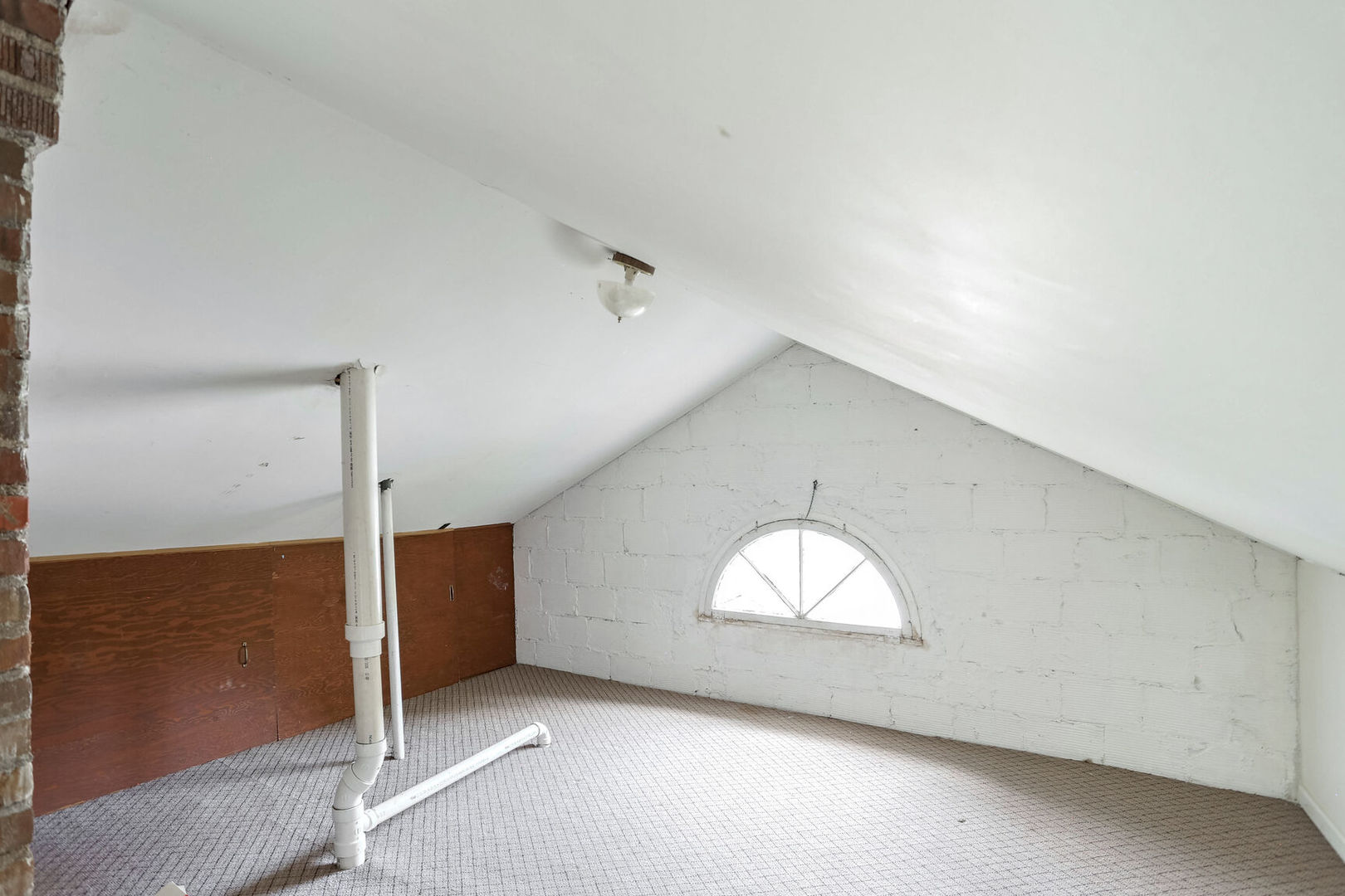 1105 S Busey Avenue Property Photo 32
