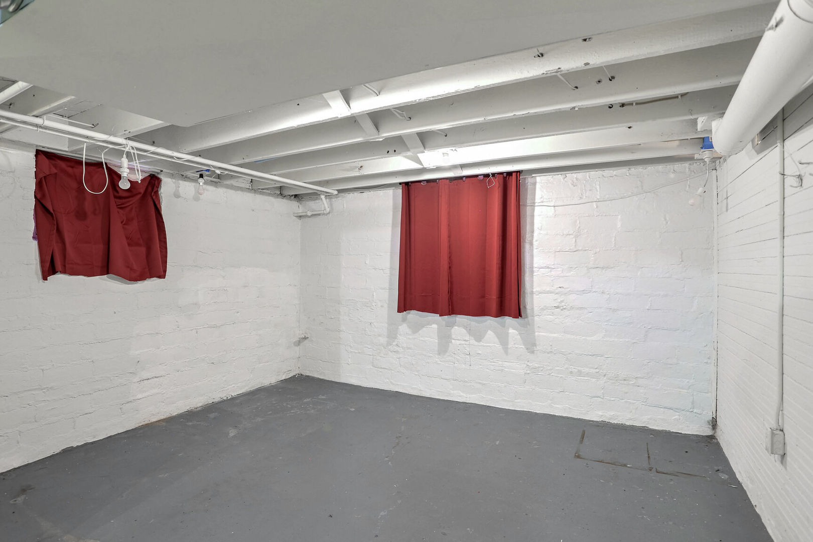 1105 S Busey Avenue Property Photo 36
