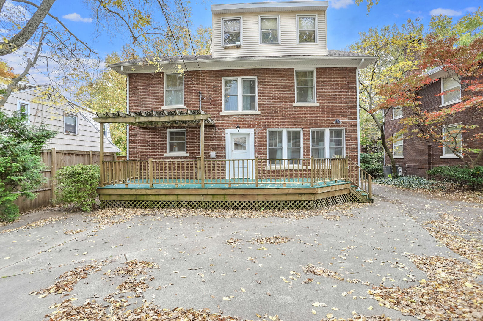 1105 S Busey Avenue Property Photo 39