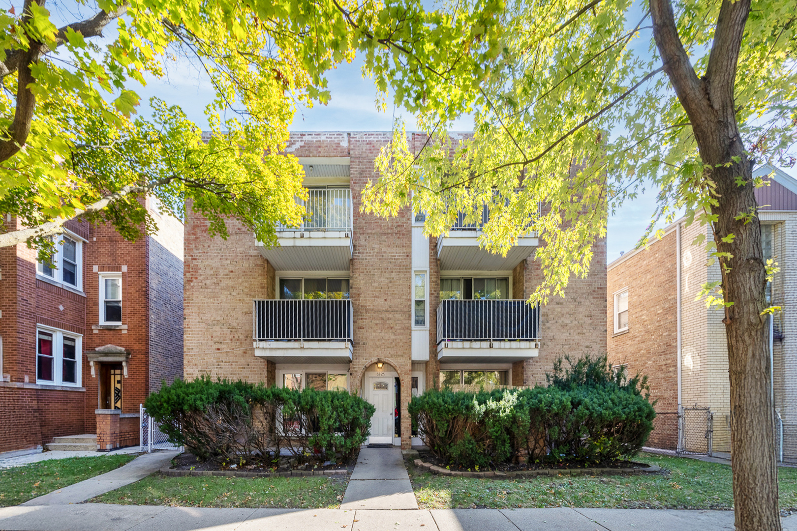 5627 N Kimball Avenue 3b Property Photo 1