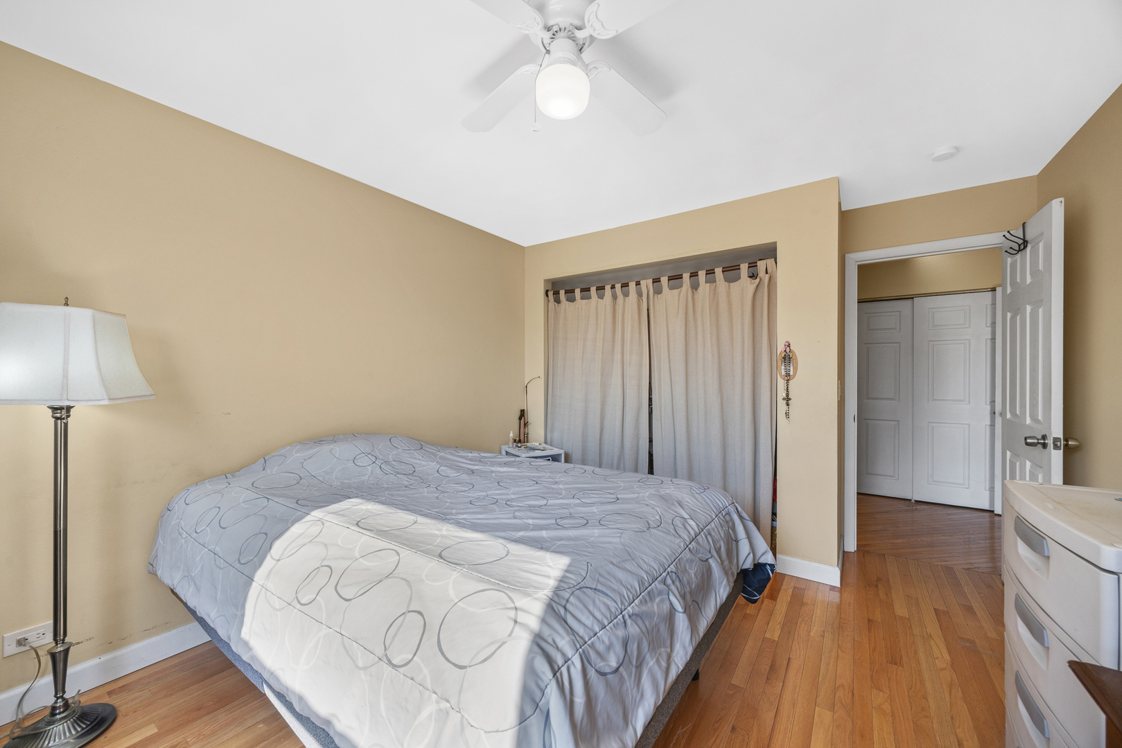 5627 N Kimball Avenue 3b Property Photo 12