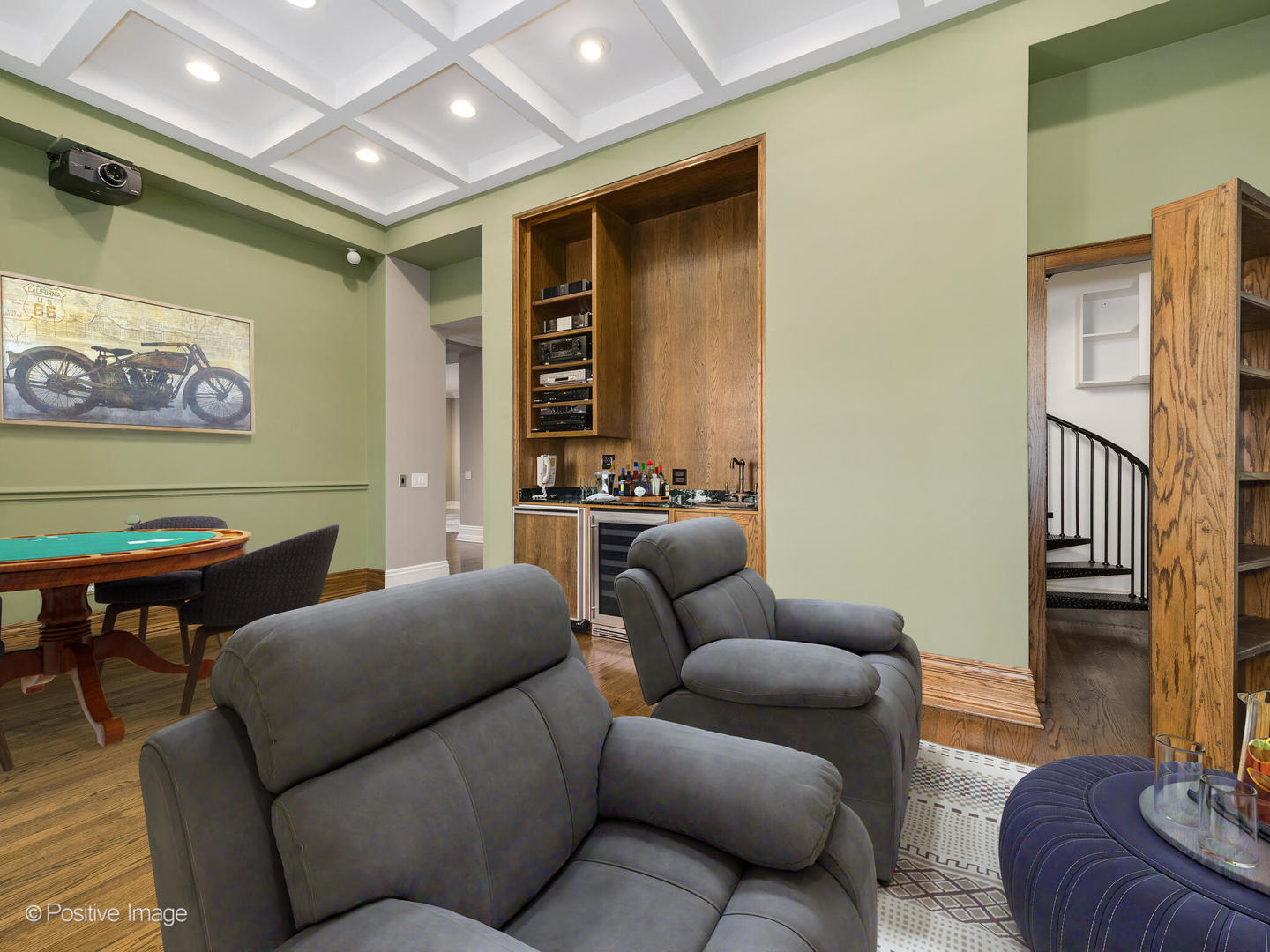 1258 N La Salle Drive Property Photo 7