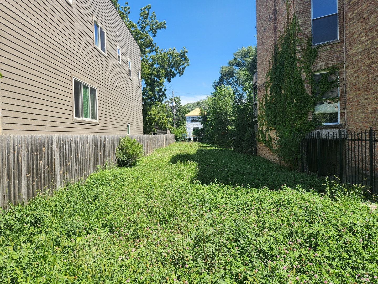6545 S Woodlawn Avenue Property Photo 1