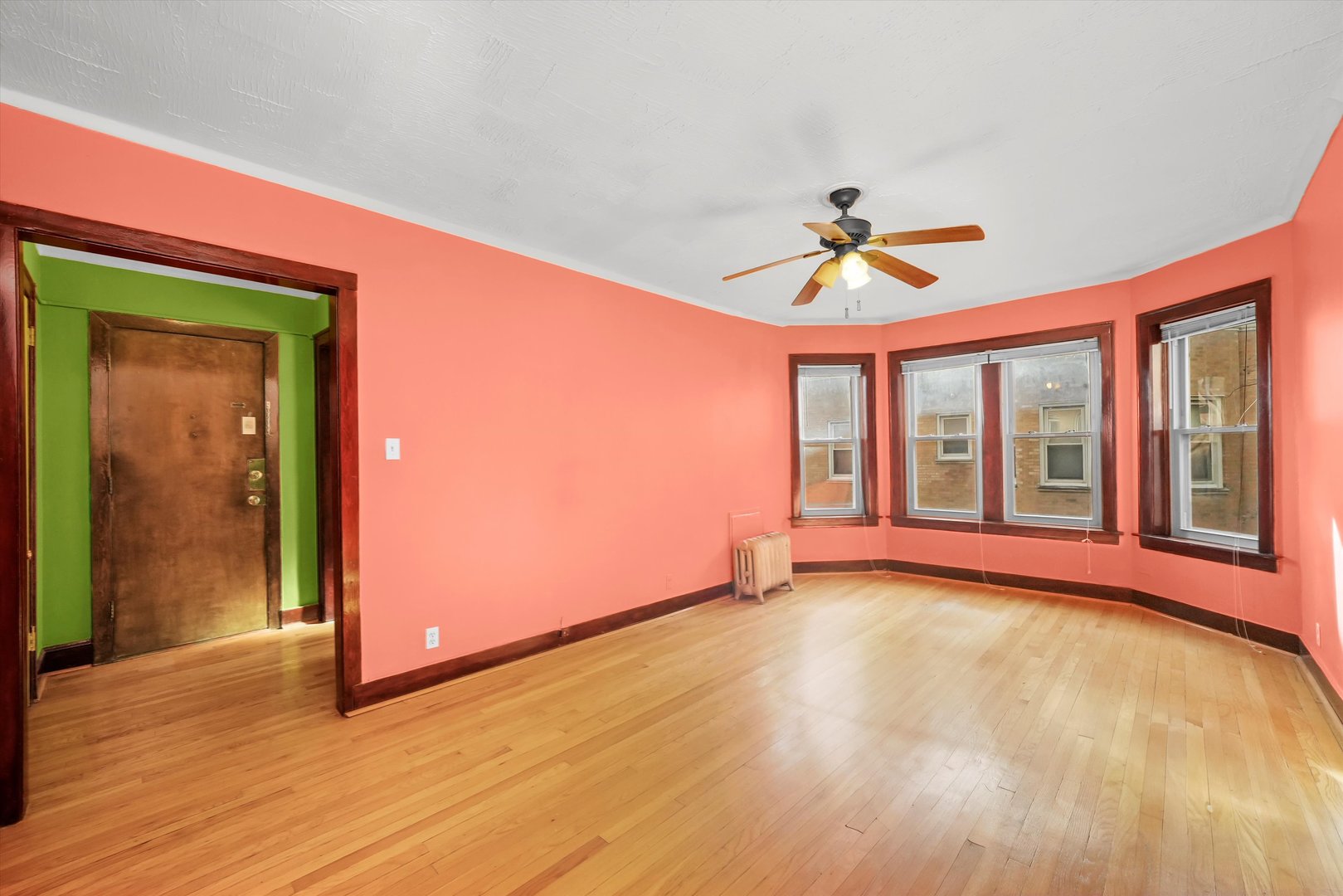 2214 E 70th Street 2n Property Photo 5