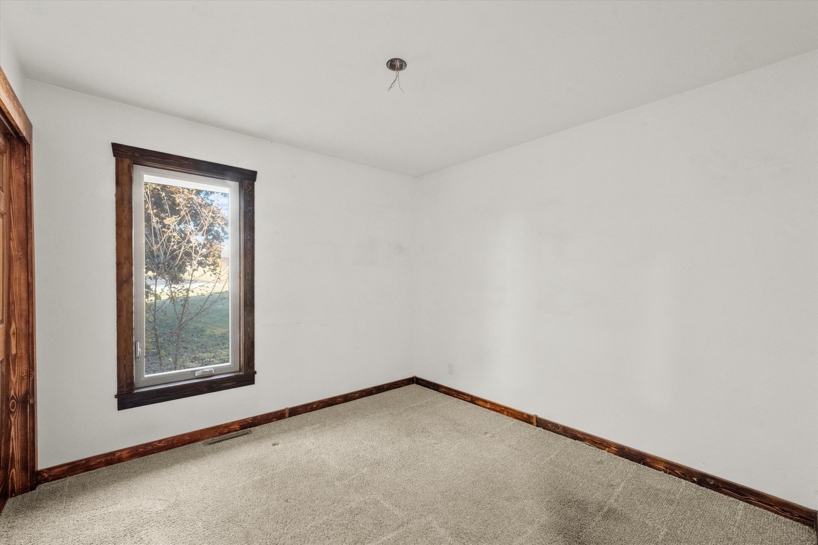 6007 Basin Drive Property Photo 8