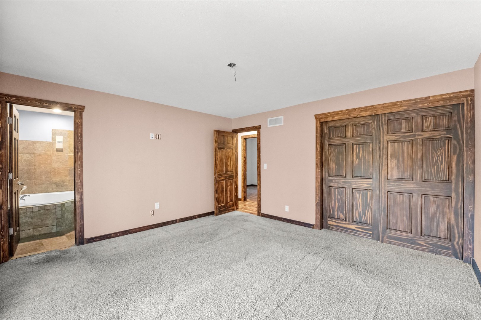 6007 Basin Drive Property Photo 10