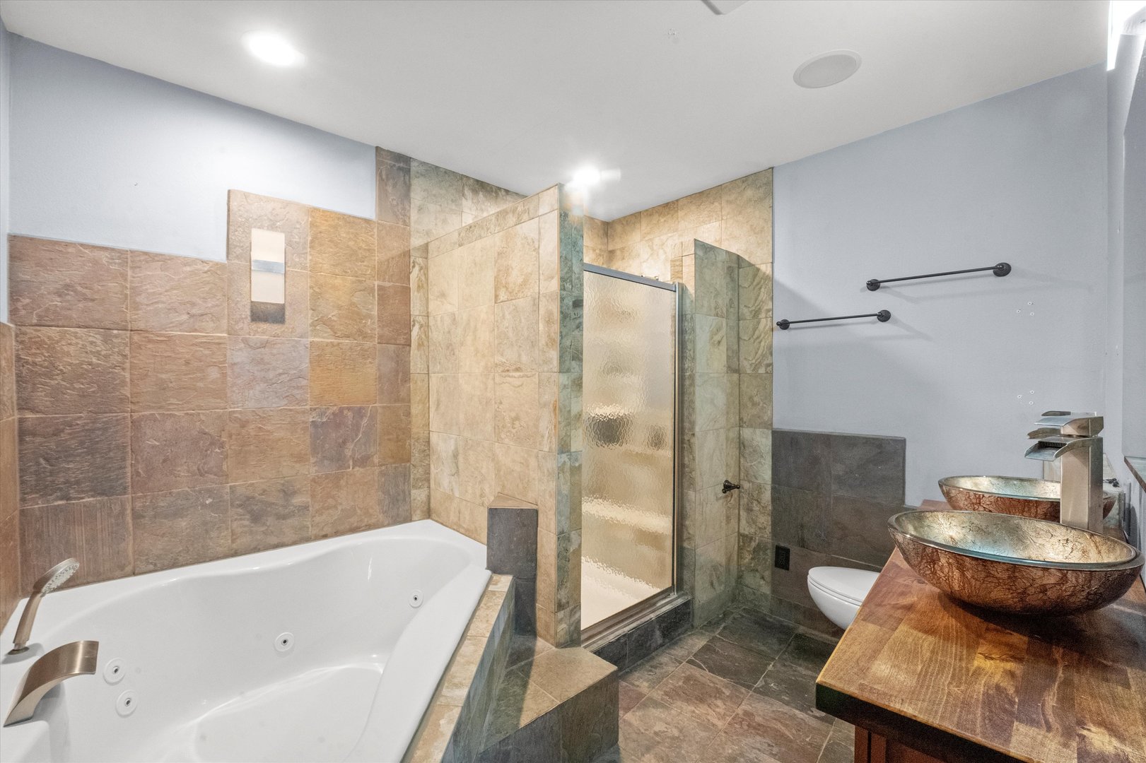 6007 Basin Drive Property Photo 11