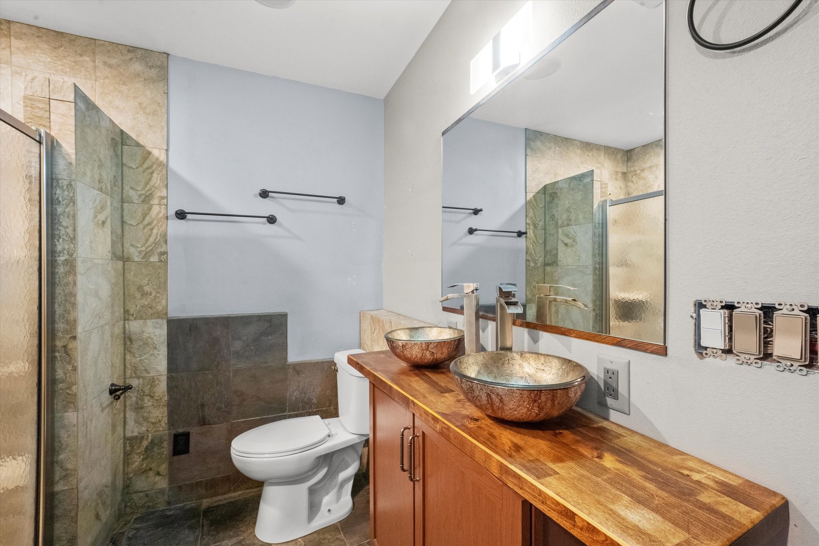 6007 Basin Drive Property Photo 12