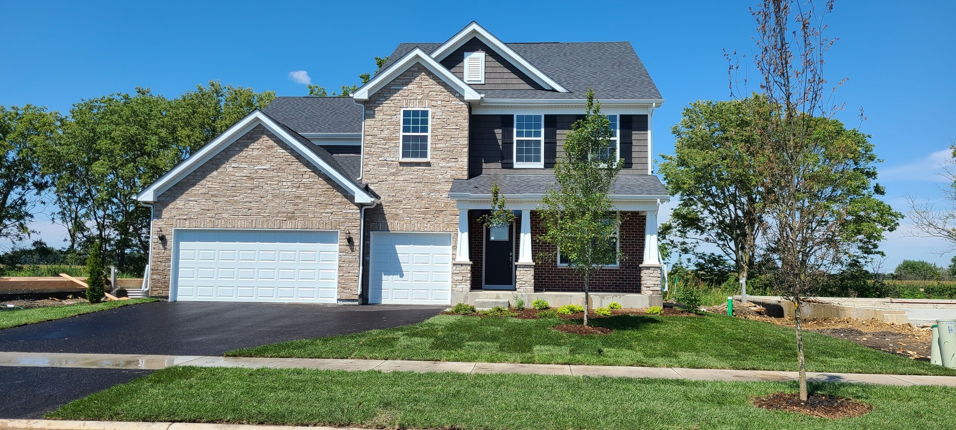 23512 W Lansdowne Road Property Photo